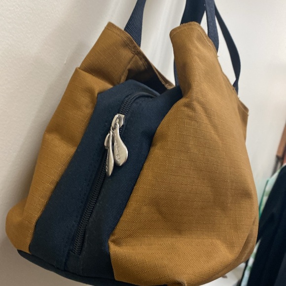 Ampac vinyl cloth handbag - Picture 4 of 13